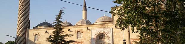 Üç Şerefeli Cami